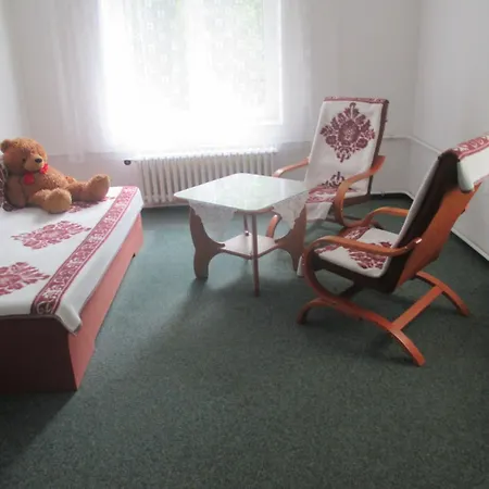 Pod Ostasi By Interhome Police nad Metují